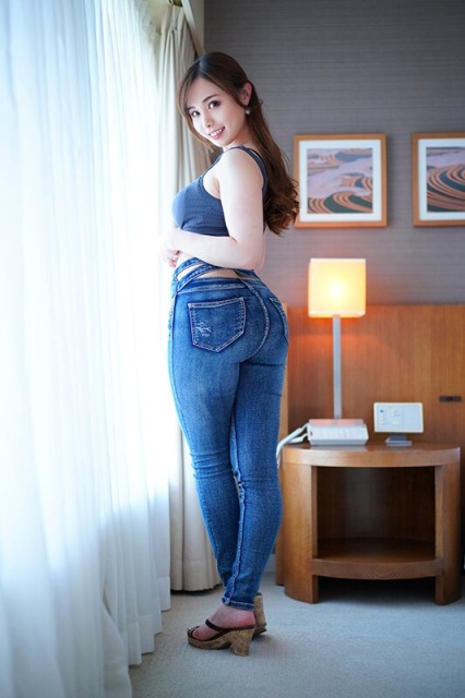 デカ尻　エロ画像